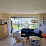 بيت للعطل Renovated House With Ocean View Tjørneholm