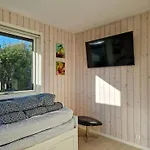 Renovated House With Ocean View Tjørneholm