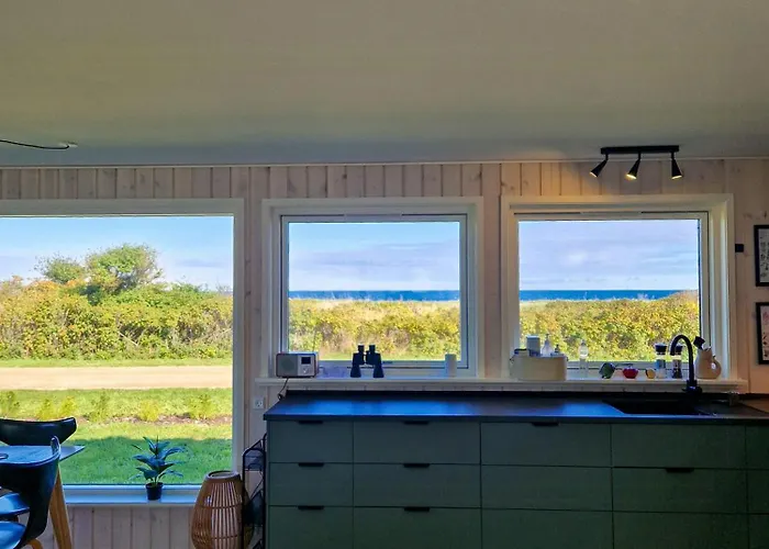 Renovated Beach House With Ocean View Tjørneholm