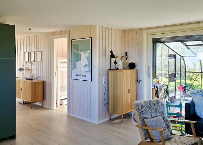 Renovated Beach House With Ocean View Semesterbostad Tjørneholm