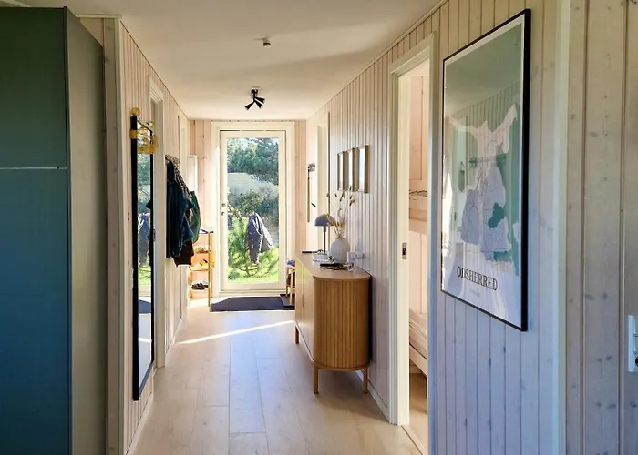 Renovated Beach House With Ocean View Semesterbostad Tjørneholm