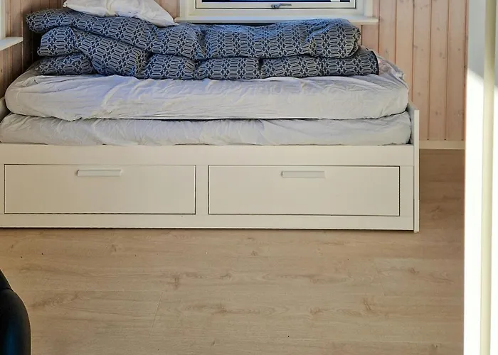 Renovated Beach House With Ocean View Semesterbostad Tjørneholm