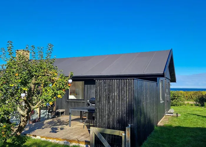 Renovated Beach House With Ocean View Semesterbostad Tjørneholm